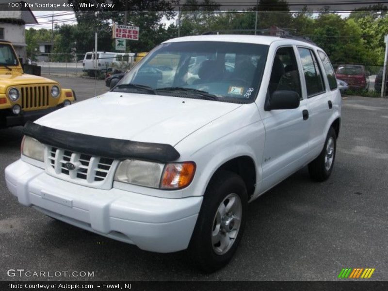 White / Gray 2001 Kia Sportage 4x4