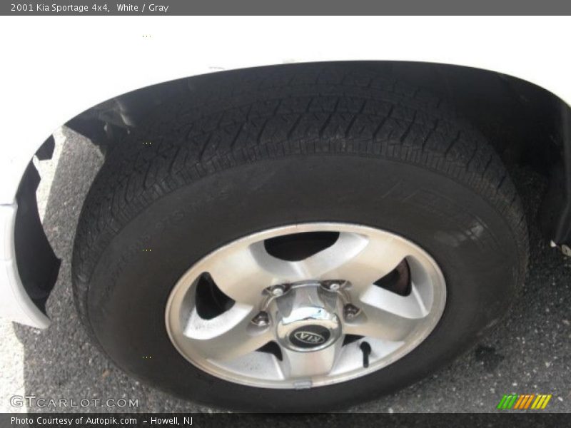 White / Gray 2001 Kia Sportage 4x4