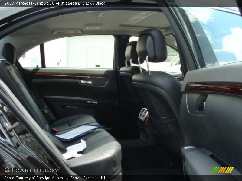 Black / Black 2007 Mercedes-Benz S 550 4Matic Sedan