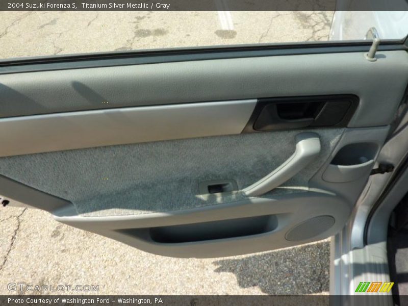 Titanium Silver Metallic / Gray 2004 Suzuki Forenza S