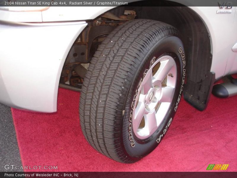 Radiant Silver / Graphite/Titanium 2004 Nissan Titan SE King Cab 4x4