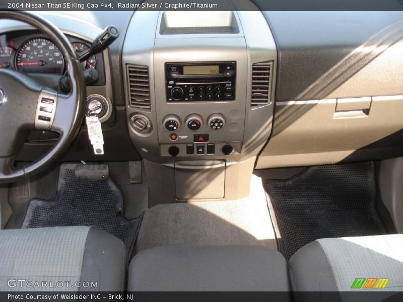 Radiant Silver / Graphite/Titanium 2004 Nissan Titan SE King Cab 4x4