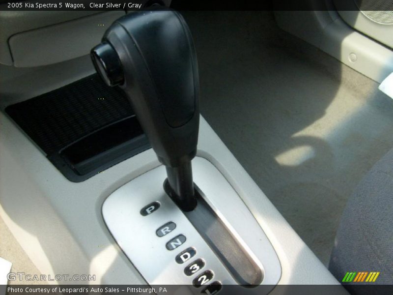 Clear Silver / Gray 2005 Kia Spectra 5 Wagon