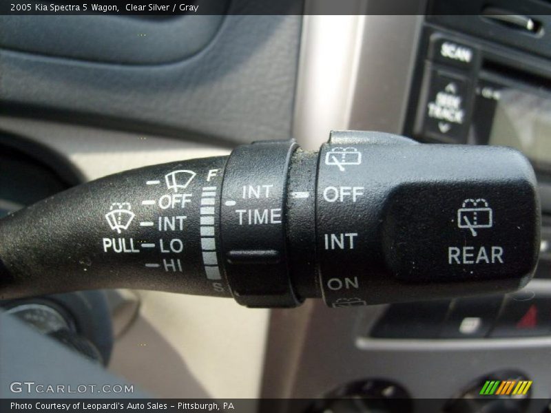 Clear Silver / Gray 2005 Kia Spectra 5 Wagon