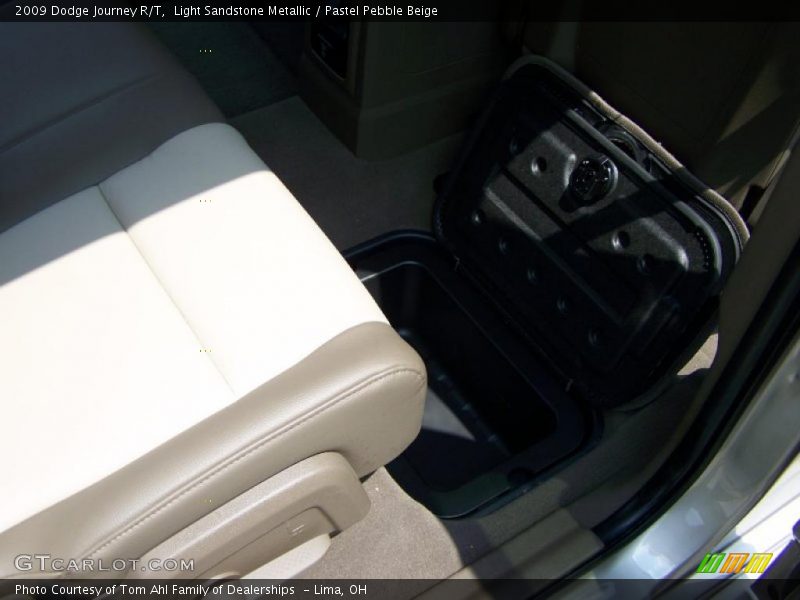 Light Sandstone Metallic / Pastel Pebble Beige 2009 Dodge Journey R/T