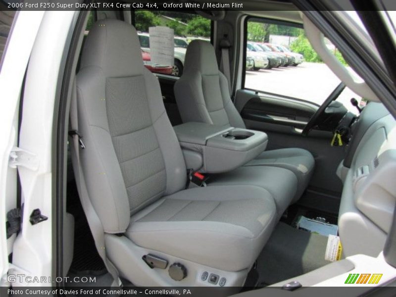 Oxford White / Medium Flint 2006 Ford F250 Super Duty XLT FX4 Crew Cab 4x4