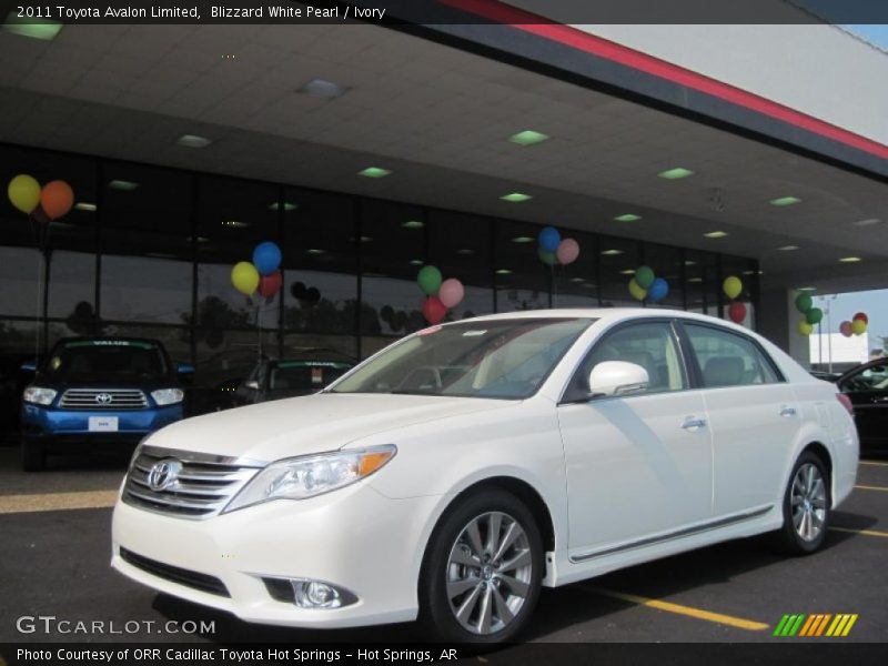 Blizzard White Pearl / Ivory 2011 Toyota Avalon Limited