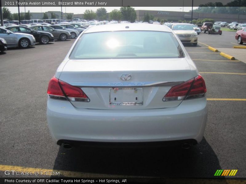 Blizzard White Pearl / Ivory 2011 Toyota Avalon Limited