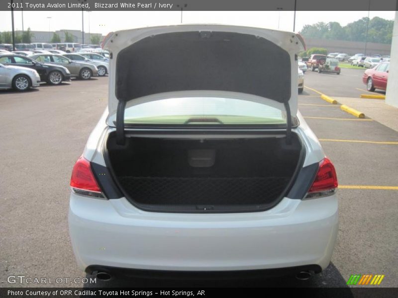 Blizzard White Pearl / Ivory 2011 Toyota Avalon Limited