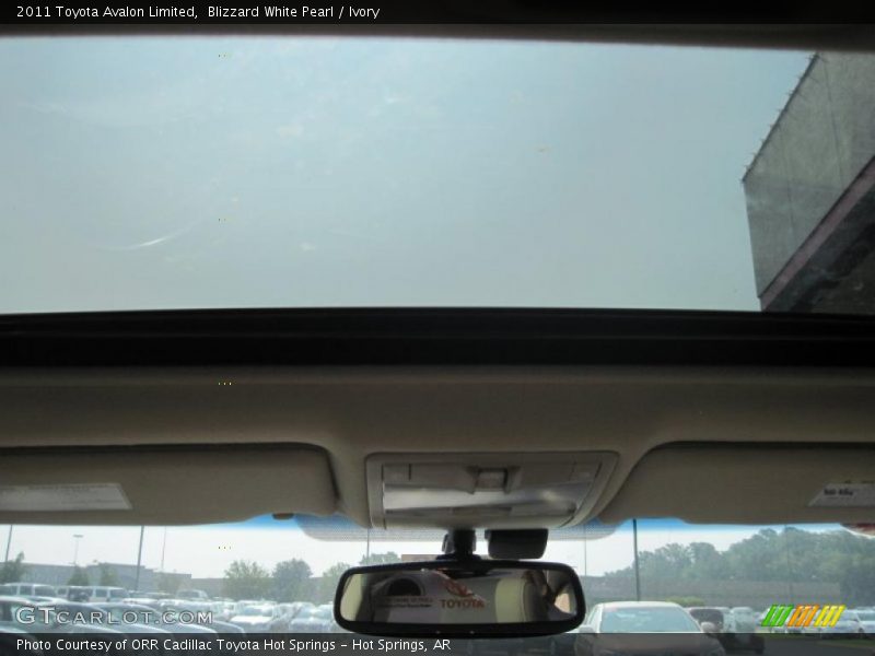 Blizzard White Pearl / Ivory 2011 Toyota Avalon Limited
