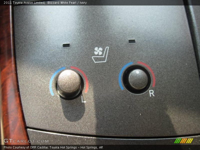 Blizzard White Pearl / Ivory 2011 Toyota Avalon Limited