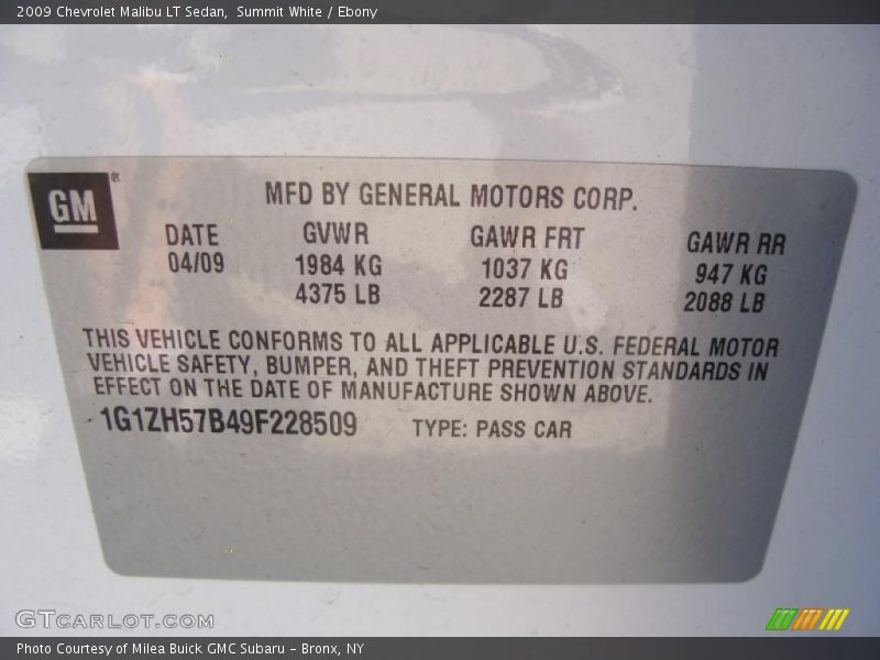 Summit White / Ebony 2009 Chevrolet Malibu LT Sedan