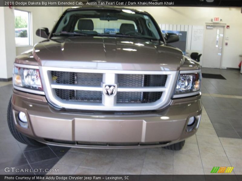 Austin Tan Pearl Coat / Dark Khaki/Medium Khaki 2010 Dodge Dakota Big Horn Extended Cab