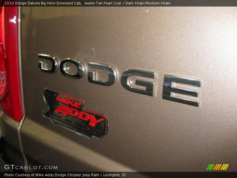Austin Tan Pearl Coat / Dark Khaki/Medium Khaki 2010 Dodge Dakota Big Horn Extended Cab