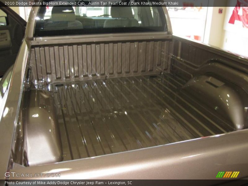 Austin Tan Pearl Coat / Dark Khaki/Medium Khaki 2010 Dodge Dakota Big Horn Extended Cab