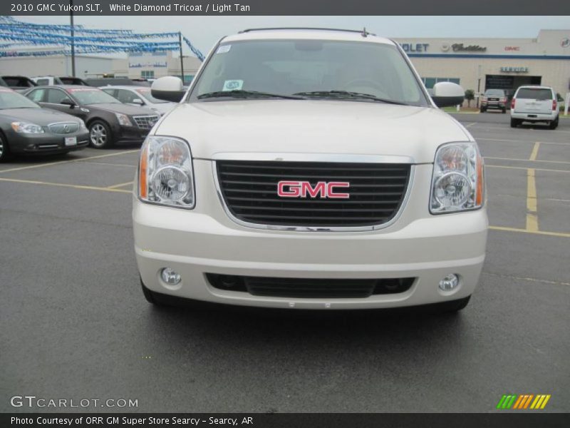 White Diamond Tricoat / Light Tan 2010 GMC Yukon SLT