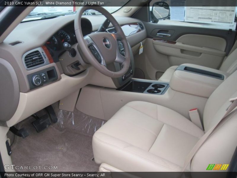 White Diamond Tricoat / Light Tan 2010 GMC Yukon SLT
