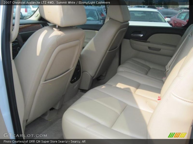 Summit White / Ebony/Light Cashmere 2007 Chevrolet Avalanche LTZ 4WD