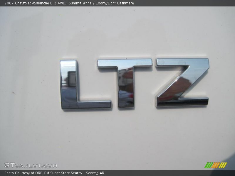 Summit White / Ebony/Light Cashmere 2007 Chevrolet Avalanche LTZ 4WD