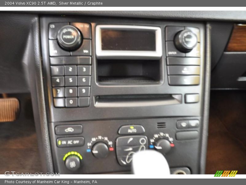 Silver Metallic / Graphite 2004 Volvo XC90 2.5T AWD