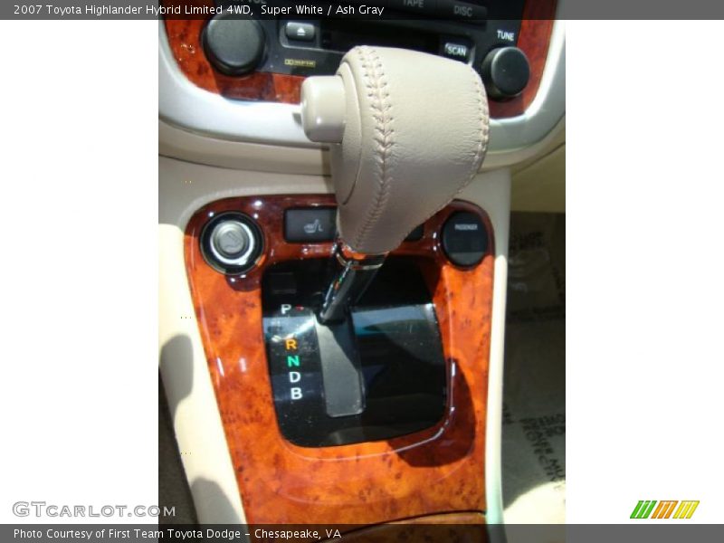 Super White / Ash Gray 2007 Toyota Highlander Hybrid Limited 4WD