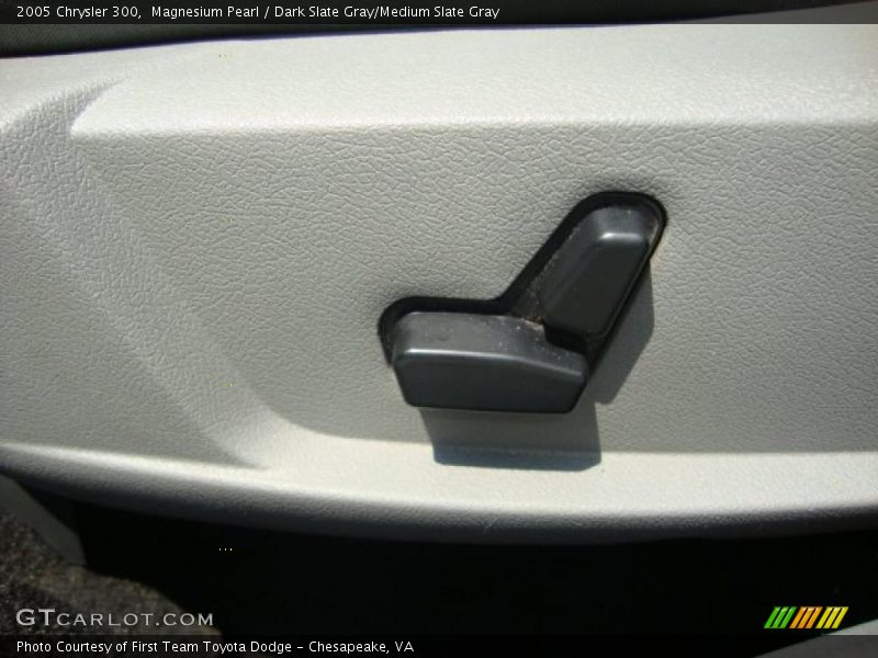 Magnesium Pearl / Dark Slate Gray/Medium Slate Gray 2005 Chrysler 300
