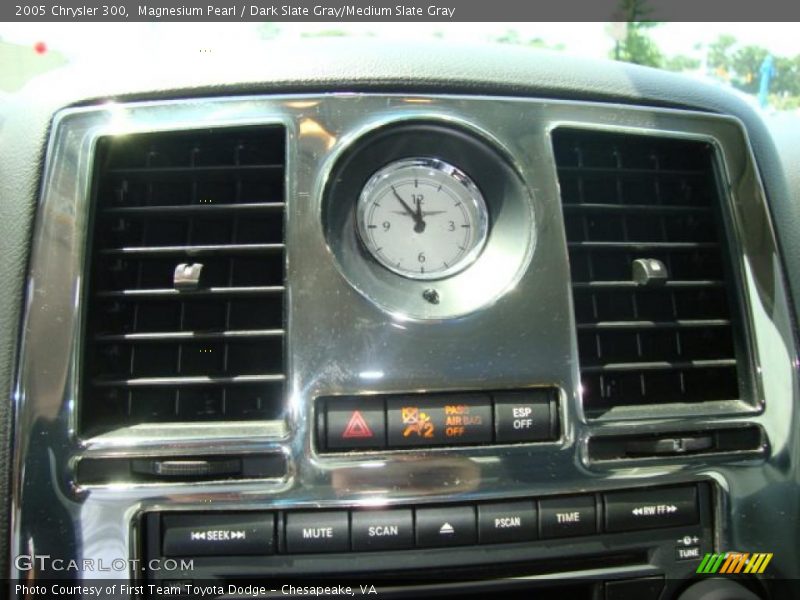 Magnesium Pearl / Dark Slate Gray/Medium Slate Gray 2005 Chrysler 300