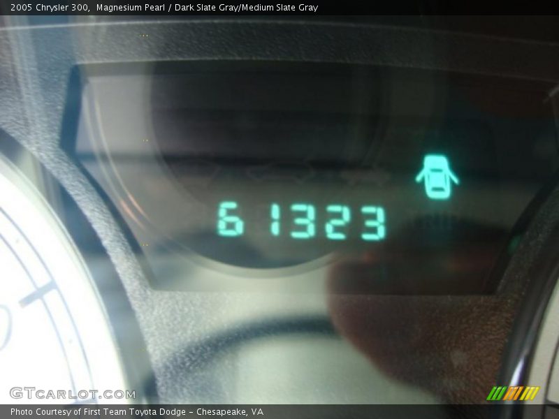 Magnesium Pearl / Dark Slate Gray/Medium Slate Gray 2005 Chrysler 300
