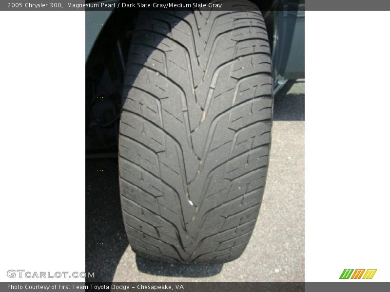Magnesium Pearl / Dark Slate Gray/Medium Slate Gray 2005 Chrysler 300