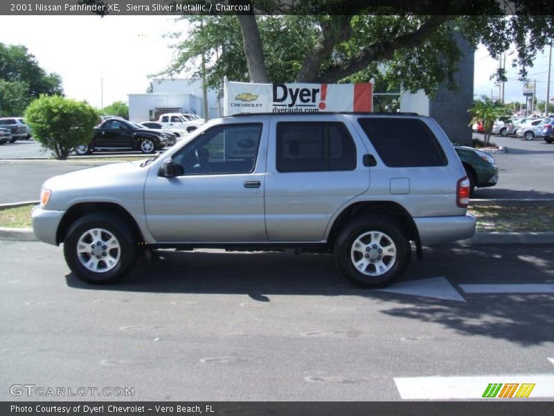 Sierra Silver Metallic / Charcoal 2001 Nissan Pathfinder XE