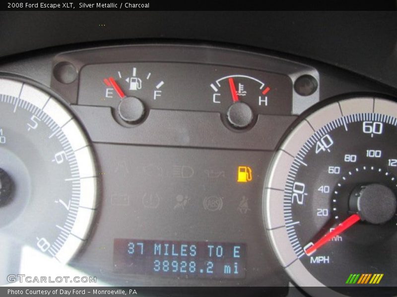 Silver Metallic / Charcoal 2008 Ford Escape XLT