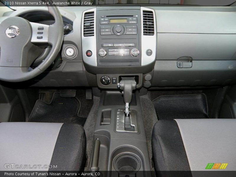 Avalanche White / Gray 2010 Nissan Xterra S 4x4