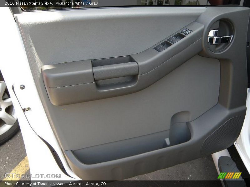 Avalanche White / Gray 2010 Nissan Xterra S 4x4