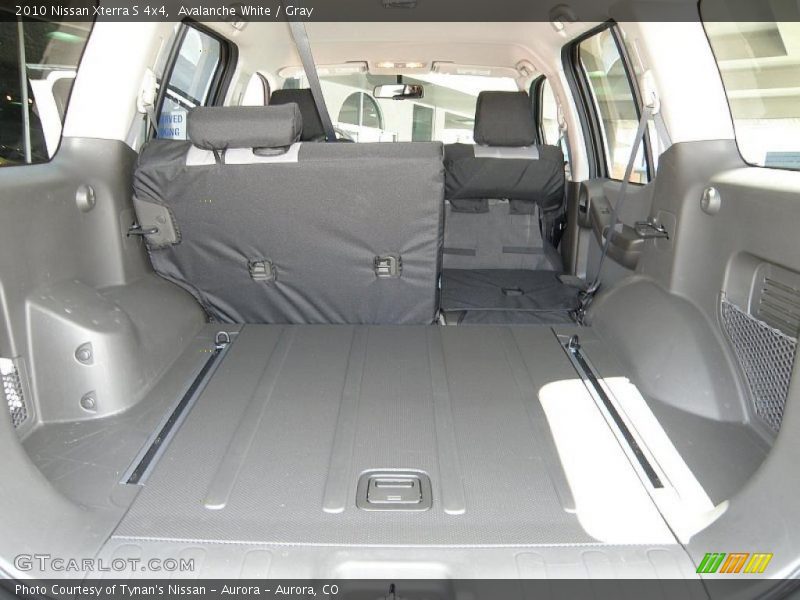Avalanche White / Gray 2010 Nissan Xterra S 4x4