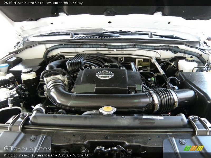 Avalanche White / Gray 2010 Nissan Xterra S 4x4