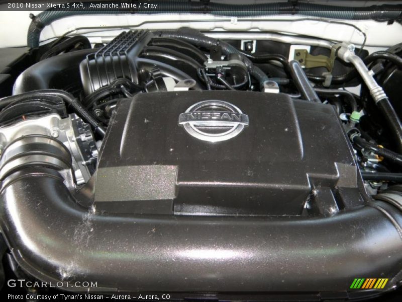 Avalanche White / Gray 2010 Nissan Xterra S 4x4