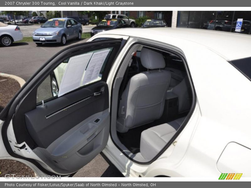 Cool Vanilla / Dark Khaki/Light Graystone 2007 Chrysler 300 Touring