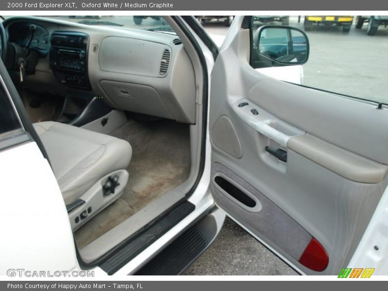 Oxford White / Medium Graphite 2000 Ford Explorer XLT