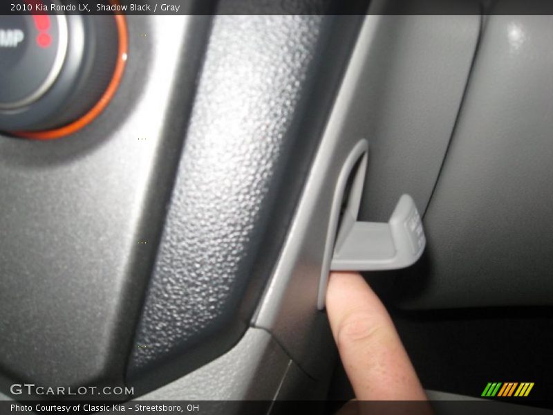 Shadow Black / Gray 2010 Kia Rondo LX