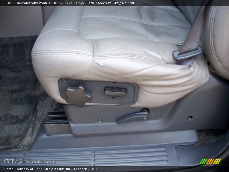 Onyx Black / Medium Gray/Neutral 2002 Chevrolet Suburban 1500 Z71 4x4