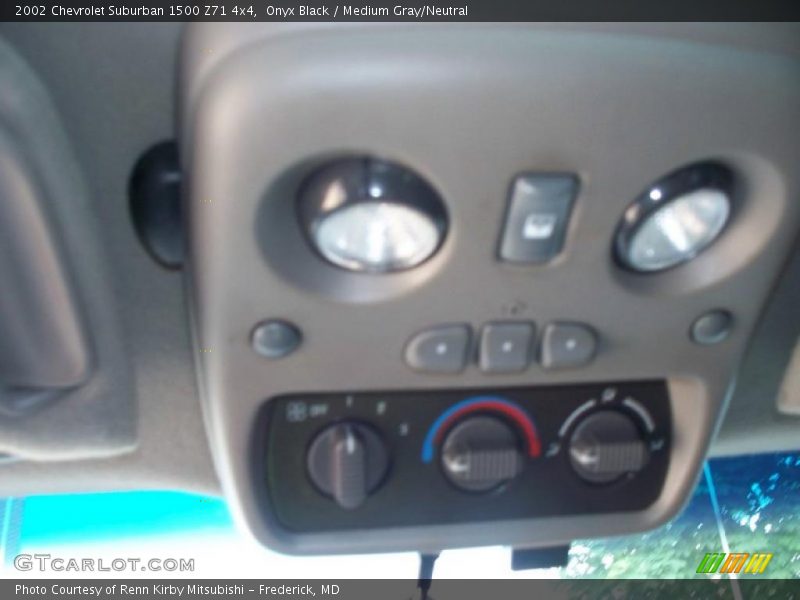 Onyx Black / Medium Gray/Neutral 2002 Chevrolet Suburban 1500 Z71 4x4