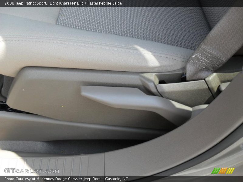 Light Khaki Metallic / Pastel Pebble Beige 2008 Jeep Patriot Sport