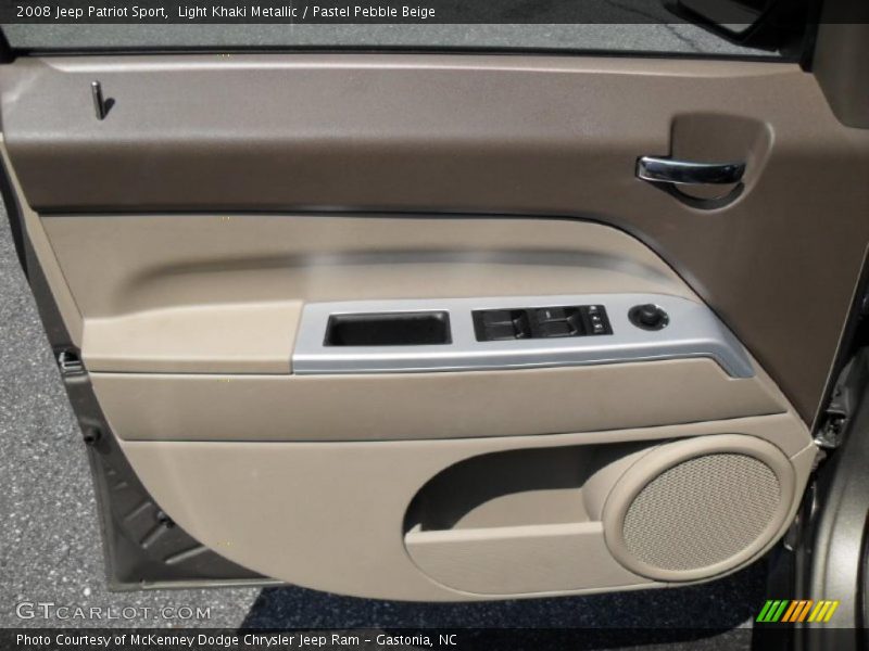 Light Khaki Metallic / Pastel Pebble Beige 2008 Jeep Patriot Sport