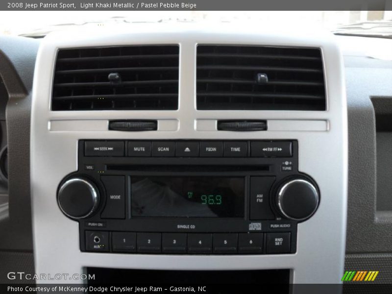 Light Khaki Metallic / Pastel Pebble Beige 2008 Jeep Patriot Sport