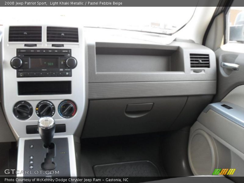 Light Khaki Metallic / Pastel Pebble Beige 2008 Jeep Patriot Sport