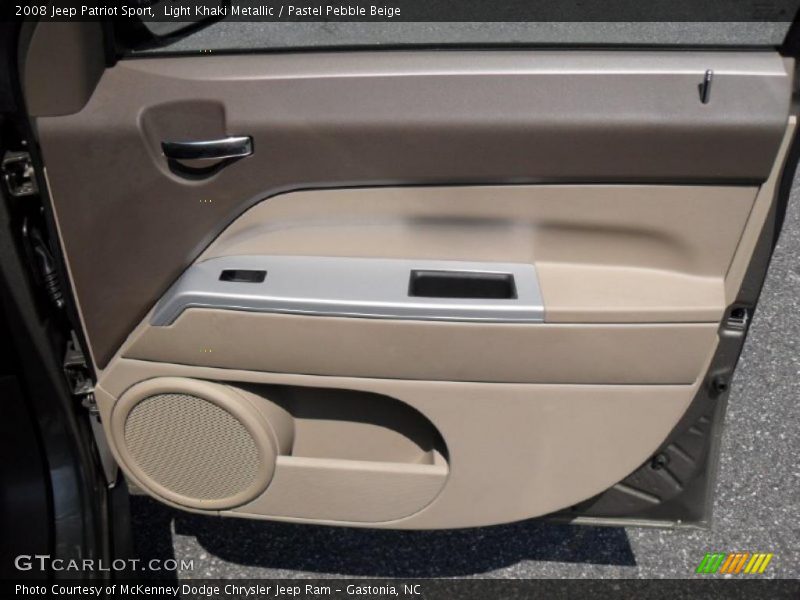 Light Khaki Metallic / Pastel Pebble Beige 2008 Jeep Patriot Sport