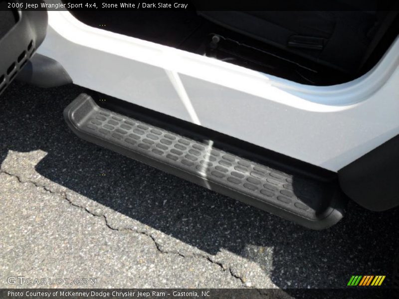 Stone White / Dark Slate Gray 2006 Jeep Wrangler Sport 4x4