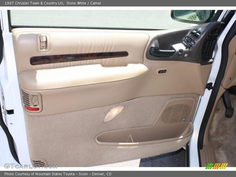 Stone White / Camel 1997 Chrysler Town & Country LXi