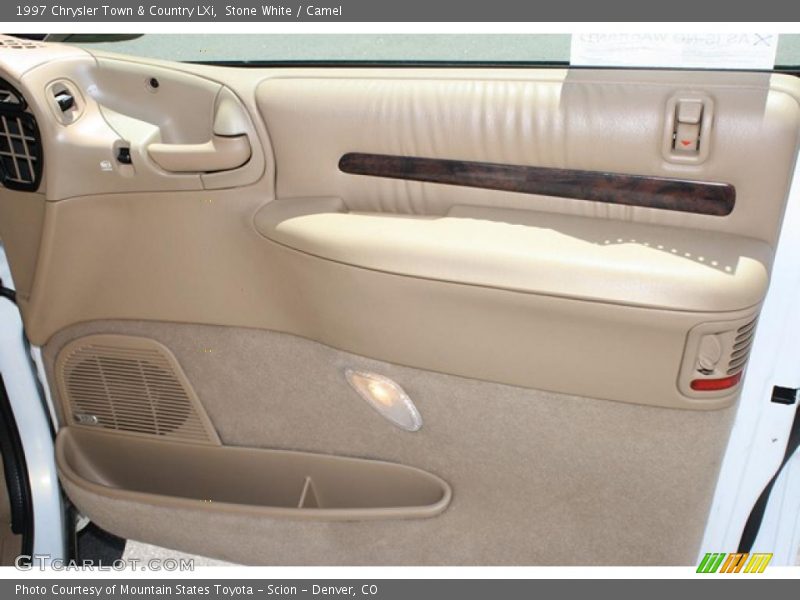 Stone White / Camel 1997 Chrysler Town & Country LXi