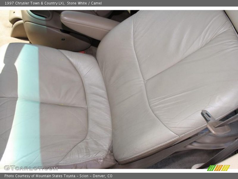 Stone White / Camel 1997 Chrysler Town & Country LXi